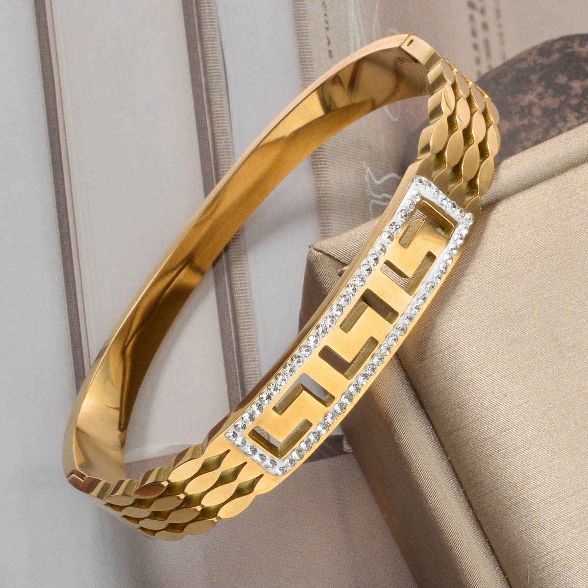 Vintage Classic Bangle for Men and Women, Geometric Design